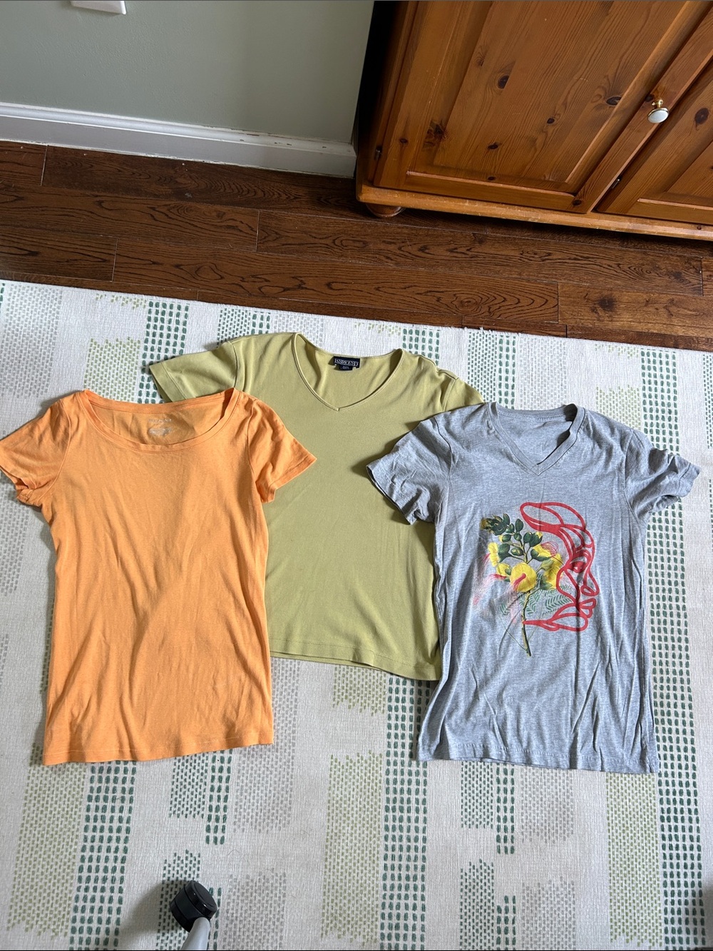 Tee bundle - vintage, simple cotton tees